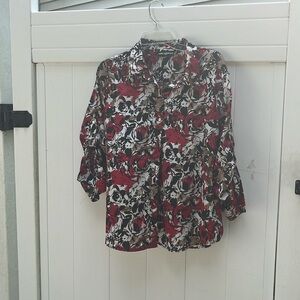 Carl lagerfeld beautiful floral blouse, preloved gently used, size large